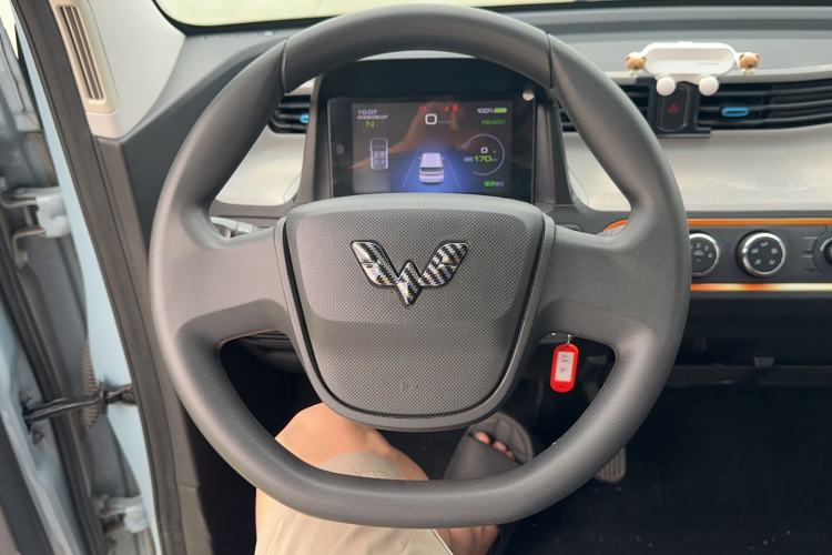 Used Wuling Hongguang MINIEV 2020 Enjoyment Model Lithium Iron Phosphate Steering Wheel