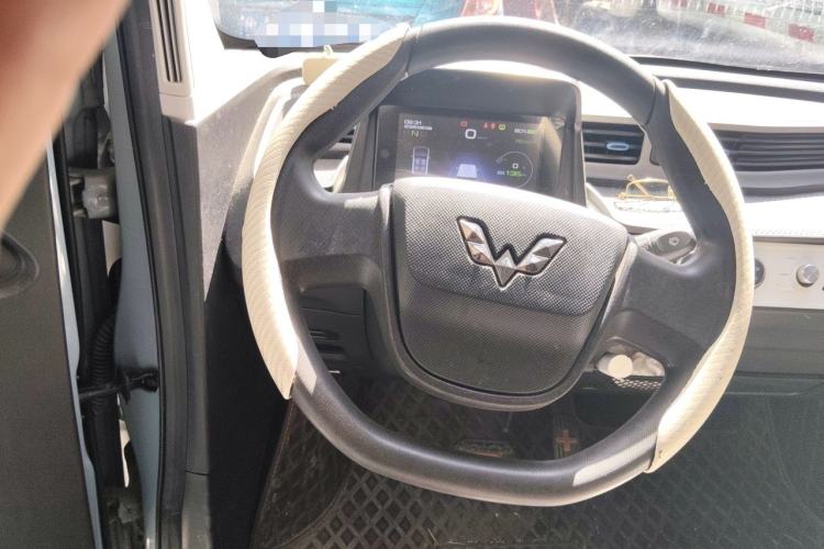 Used Wuling Hongguang MINIEV 2020 Enjoyment Model Lithium Iron Phosphate Steering Wheel