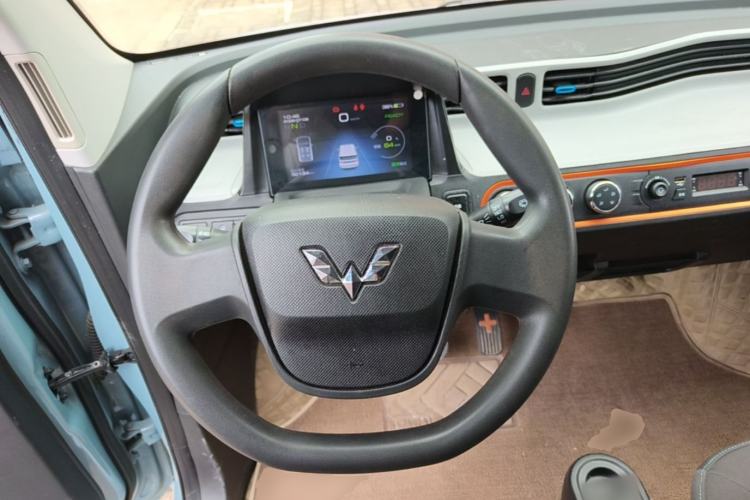 Used Wuling Hongguang MINIEV 2020 Enjoyment Model Lithium Iron Phosphate Steering Wheel