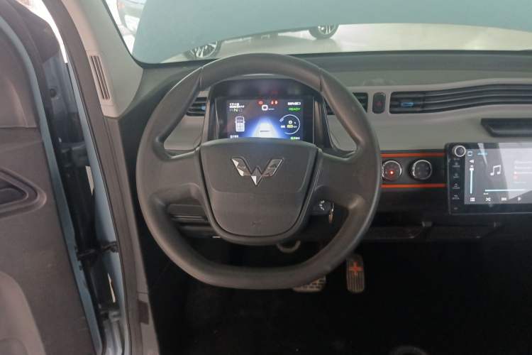 Used Wuling Hongguang MINIEV 2020 Freedom Version Lithium Iron Phosphate Steering Wheel