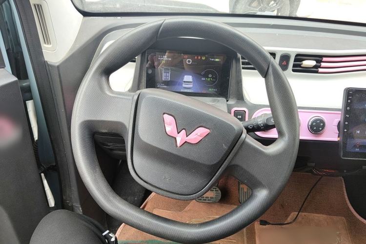 Used Wuling Hongguang MINIEV 2020 Enjoyment Model Lithium Iron Phosphate Steering Wheel