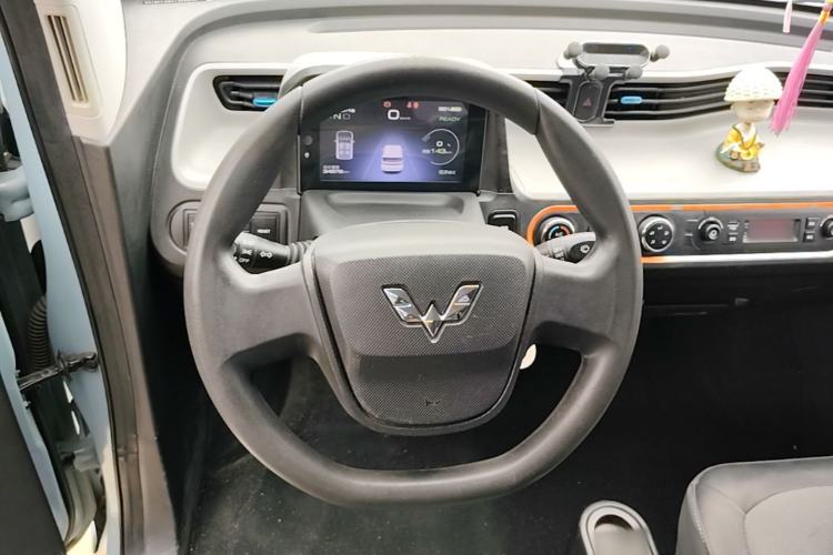 Used Wuling Hongguang MINIEV 2020 Enjoyment Model Lithium Iron Phosphate Steering Wheel