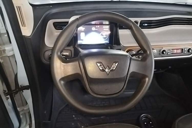 Used Wuling Hongguang MINIEV 2020 Enjoy Edition Lithium-Ion Battery Steering Wheel