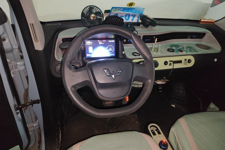 Used Wuling Hongguang MINIEV 2020 Freedom Version Lithium Iron Phosphate Steering Wheel