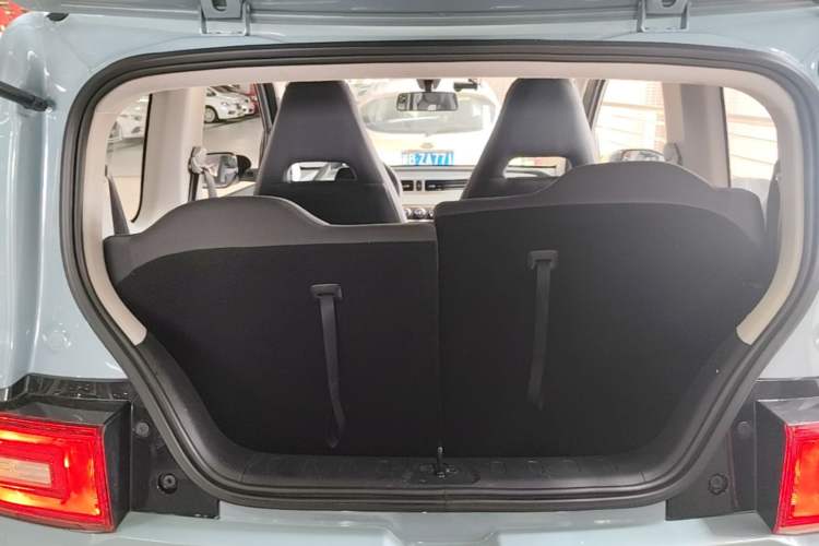 Used Wuling Hongguang MINIEV 2020 Zizai Version Lithium-NMC Trunk