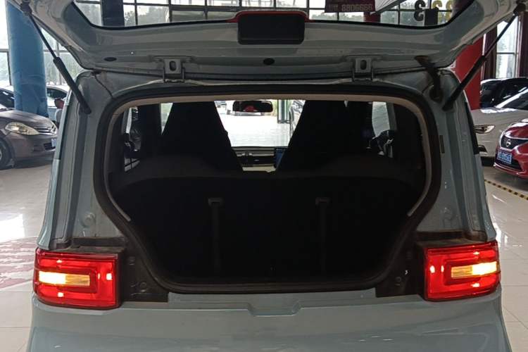 Used Wuling Hongguang MINIEV 2020 Zizai Version Lithium-NMC Trunk