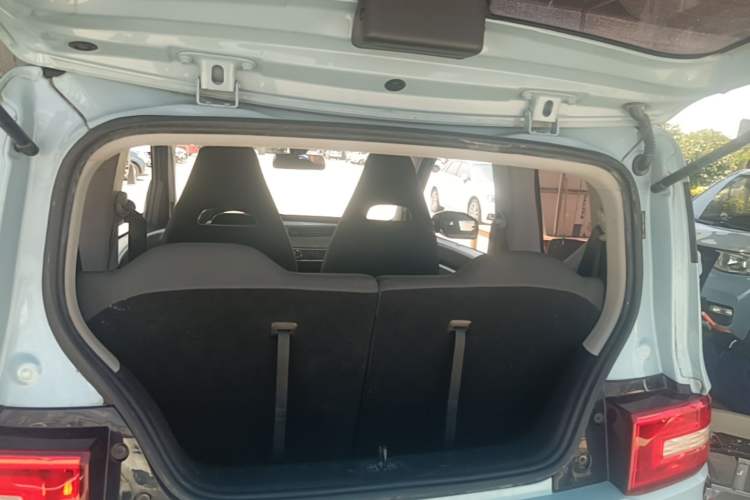 Used Wuling Hongguang MINIEV 2020 Zizai Version Lithium-NMC Trunk