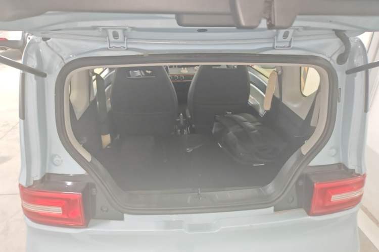 Used Wuling Hongguang MINIEV 2020 Zizai Version Lithium-NMC Trunk