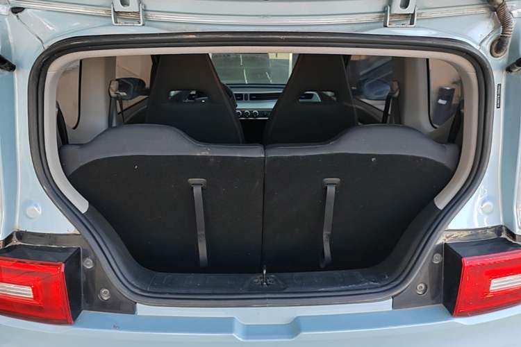 Used Wuling Hongguang MINIEV 2020 Zizai Version Lithium-NMC Trunk