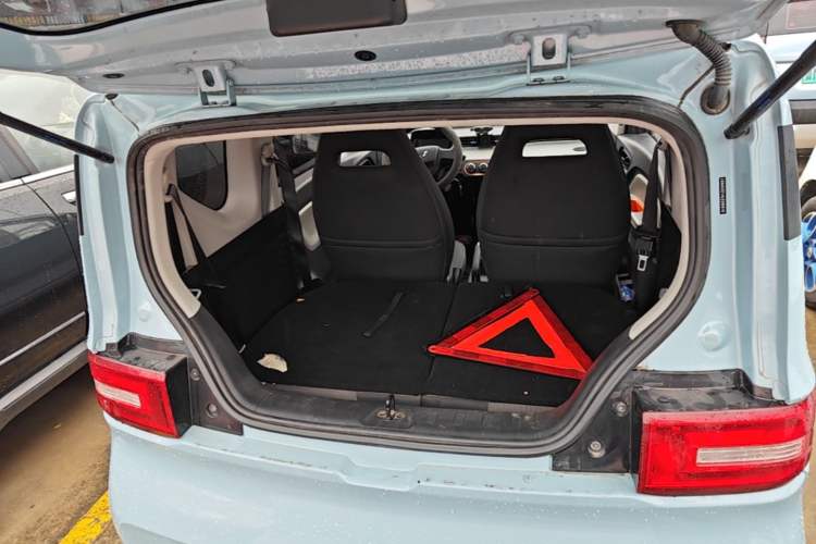 Used Wuling Hongguang MINIEV 2020 Zizai Version Lithium-NMC Trunk