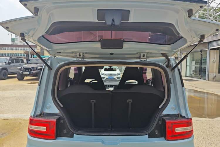 Used Wuling Hongguang MINIEV 2020 Zizai Version Lithium-NMC Trunk