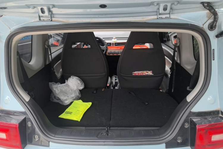 Used Wuling Hongguang MINIEV 2020 Zizai Version Lithium-NMC Trunk