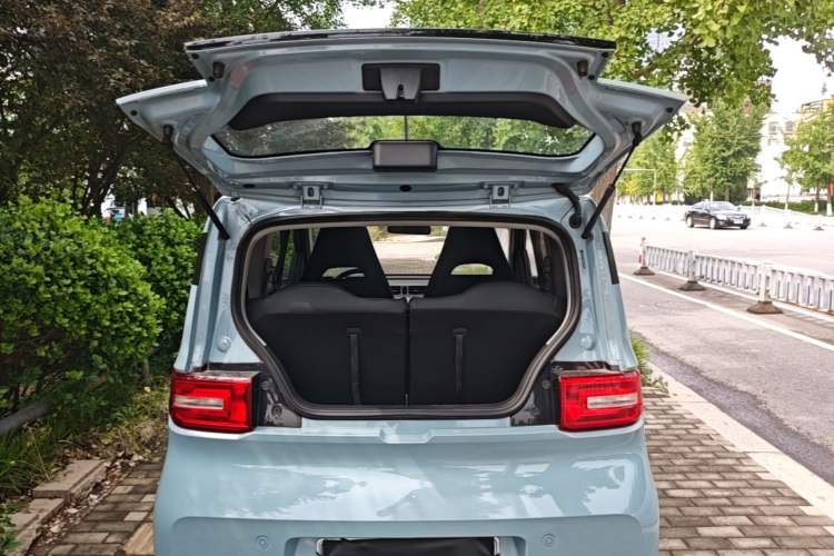 Used Wuling Hongguang MINIEV 2020 Easy Version Lithium-Ion Battery Trunk