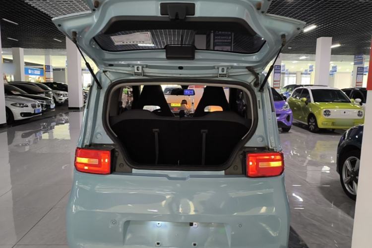 Used Wuling Hongguang MINIEV 2020 Zizai Version Lithium-NMC Trunk