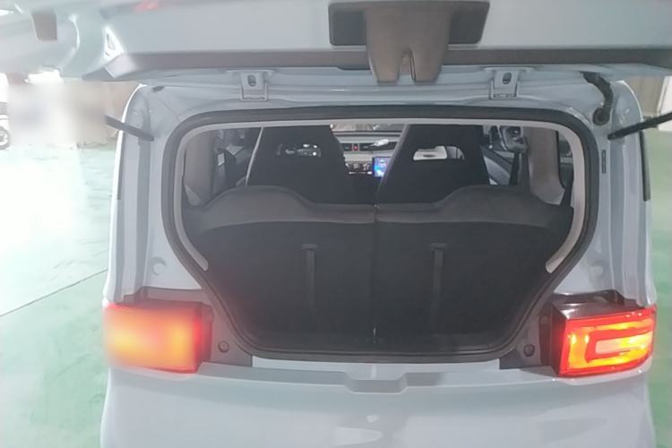 Used Wuling Hongguang MINIEV 2020 Zizai Version Lithium-NMC Trunk