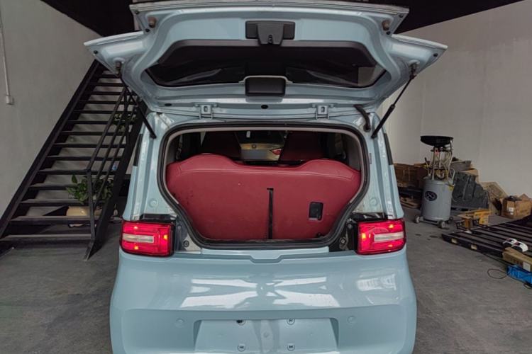 Used Wuling Hongguang MINIEV 2020 Zizai Version Lithium-NMC Trunk