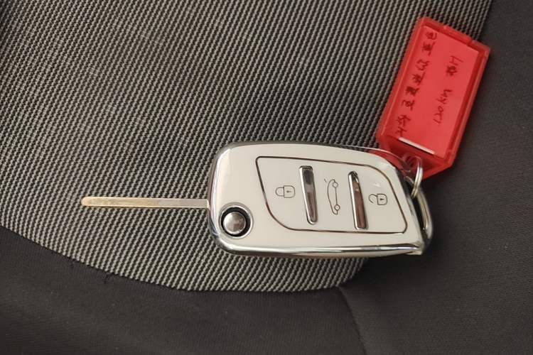 Used Wuling Hongguang MINIEV 2020 Freedom Version Lithium Iron Phosphate Vehicle Key