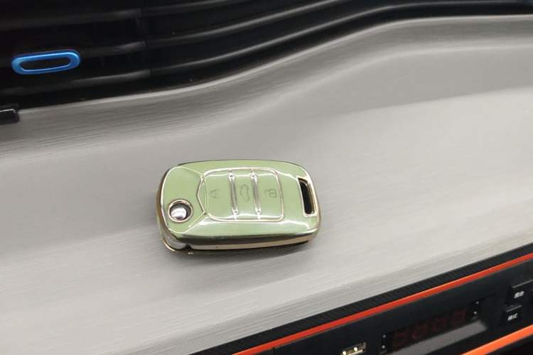 Used Wuling Hongguang MINIEV 2020 Freedom Version Lithium Iron Phosphate Vehicle Key