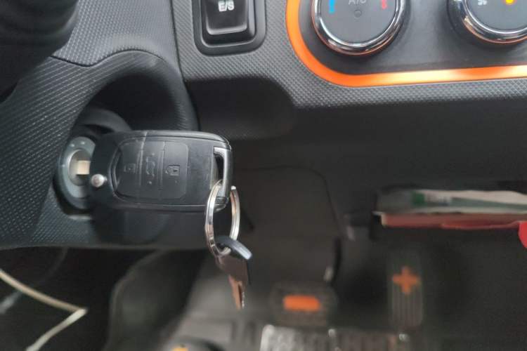 Used Wuling Hongguang MINIEV 2020 Enjoyment Model Lithium Iron Phosphate Vehicle Key