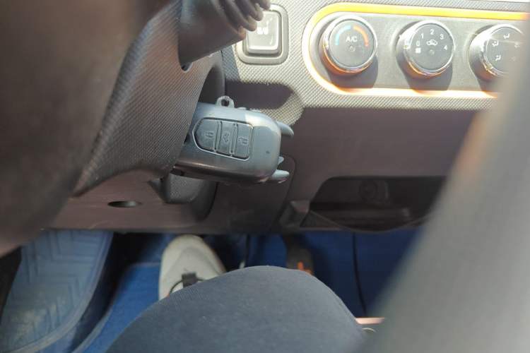 Used Wuling Hongguang MINIEV 2020 Enjoyment Model Lithium Iron Phosphate Vehicle Key