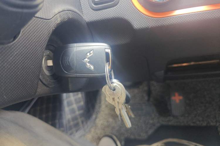 Used Wuling Hongguang MINIEV 2020 Enjoyment Model Lithium Iron Phosphate Vehicle Key