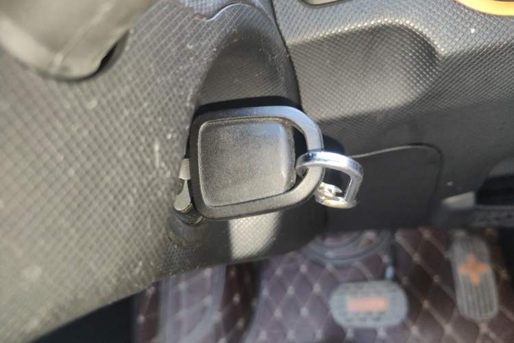 Used Wuling Hongguang MINIEV 2020 Enjoyment Model Lithium Iron Phosphate Vehicle Key