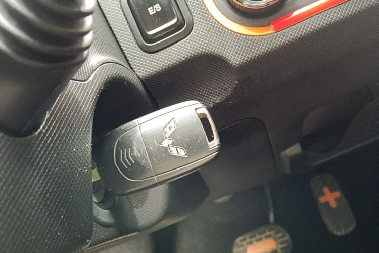 Used Wuling Hongguang MINIEV 2020 Zizai Version Lithium-NMC Vehicle Key