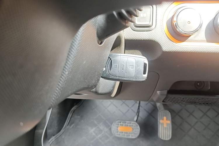 Used Wuling Hongguang MINIEV 2020 Freedom Version Lithium Iron Phosphate Vehicle Key