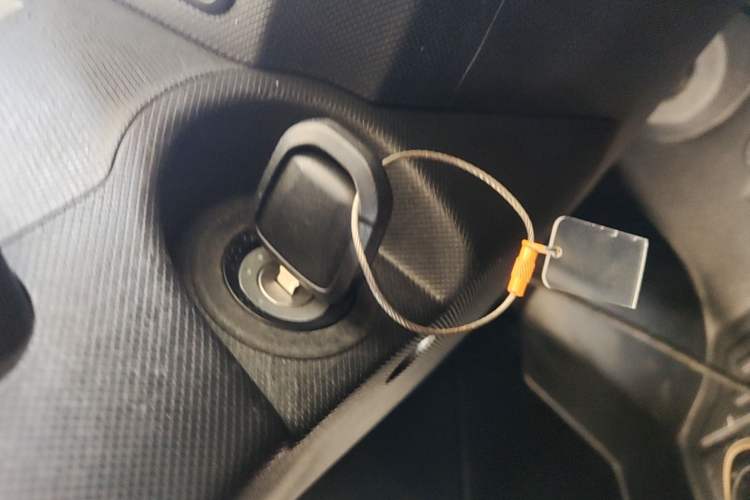 Used Wuling Hongguang MINIEV 2020 Enjoyment Model Lithium Iron Phosphate Vehicle Key