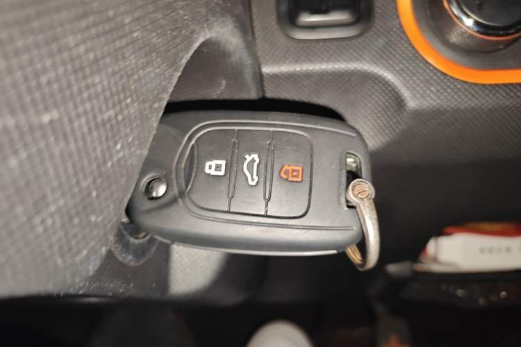 Used Wuling Hongguang MINIEV 2020 Freedom Version Lithium Iron Phosphate Vehicle Key