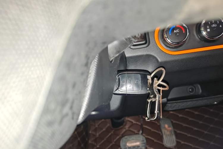 Used Wuling Hongguang MINIEV 2020 Enjoyment Model Lithium Iron Phosphate Vehicle Key