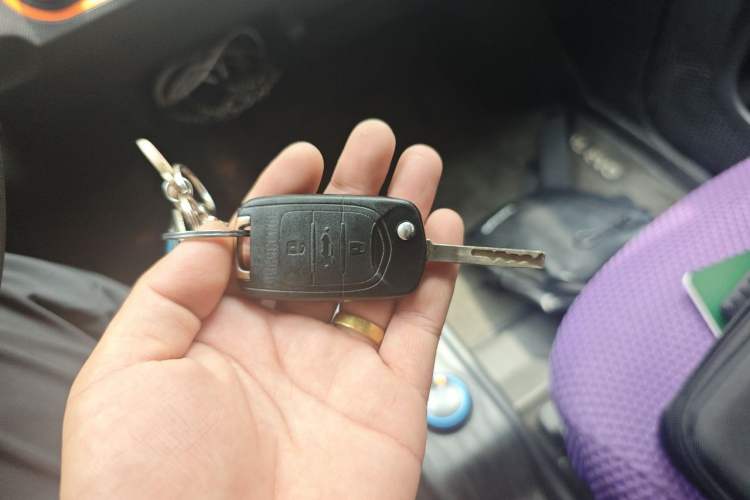 Used Wuling Hongguang MINIEV 2020 Enjoyment Model Lithium Iron Phosphate Vehicle Key