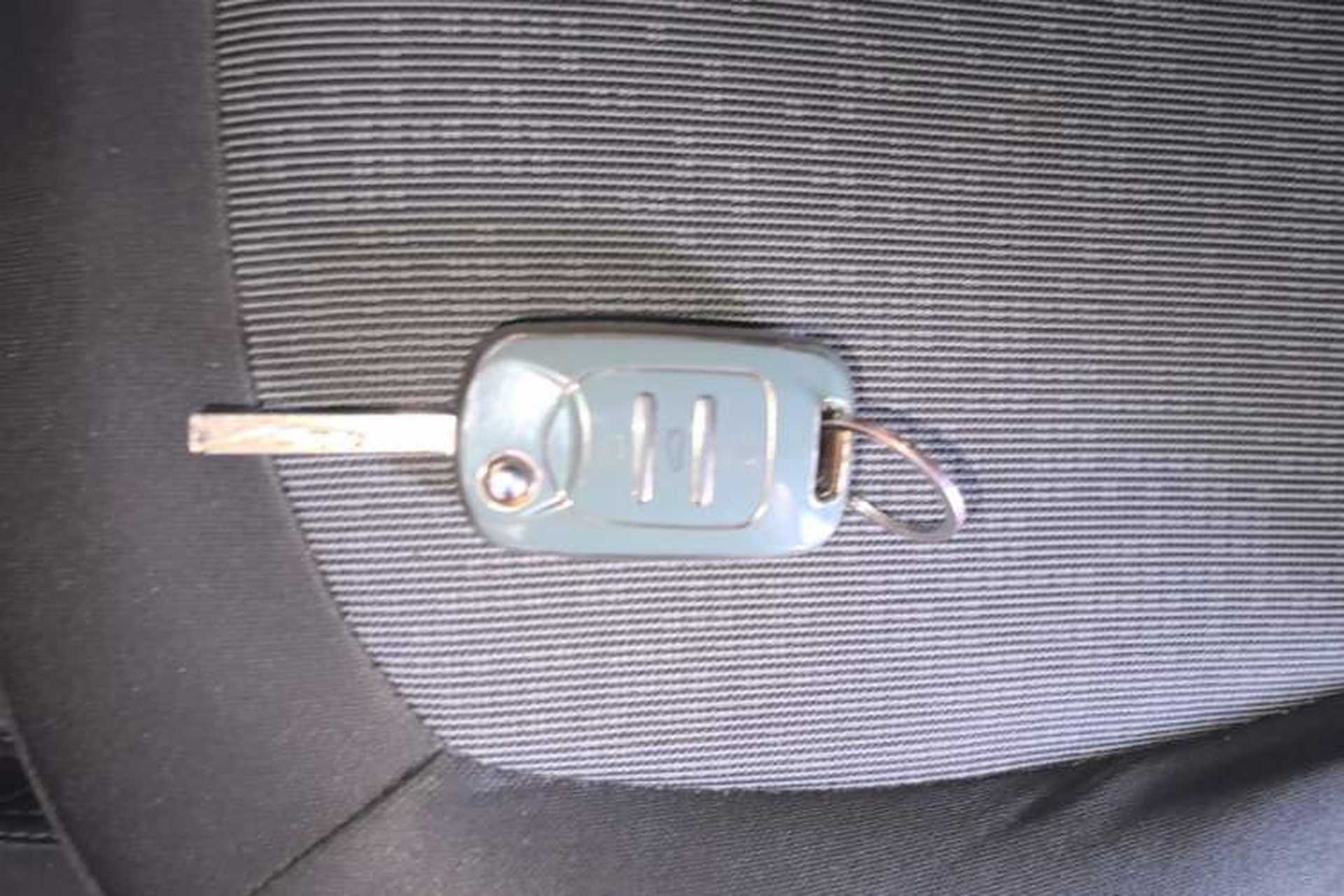 Used Wuling Hongguang MINIEV 2020 Easy Version Lithium-Ion Battery Vehicle Key