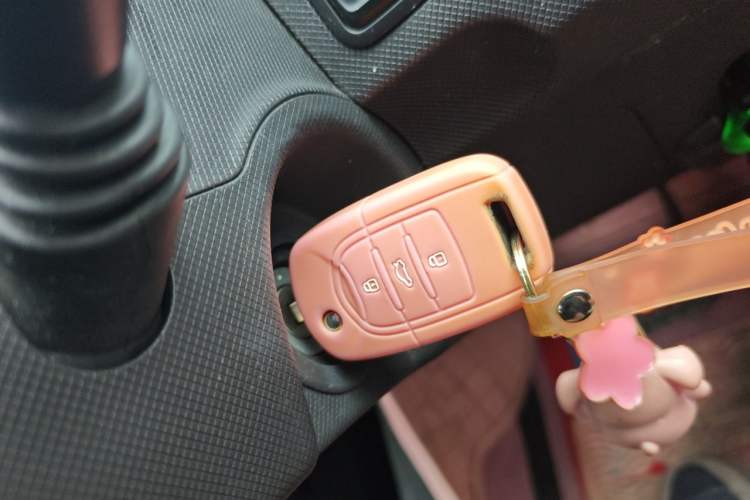 Used Wuling Hongguang MINIEV 2020 Enjoyment Model Lithium Iron Phosphate Vehicle Key