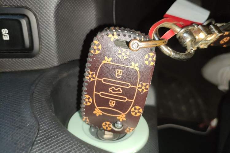 Used Wuling Hongguang MINIEV 2020 Enjoyment Model Lithium Iron Phosphate Vehicle Key