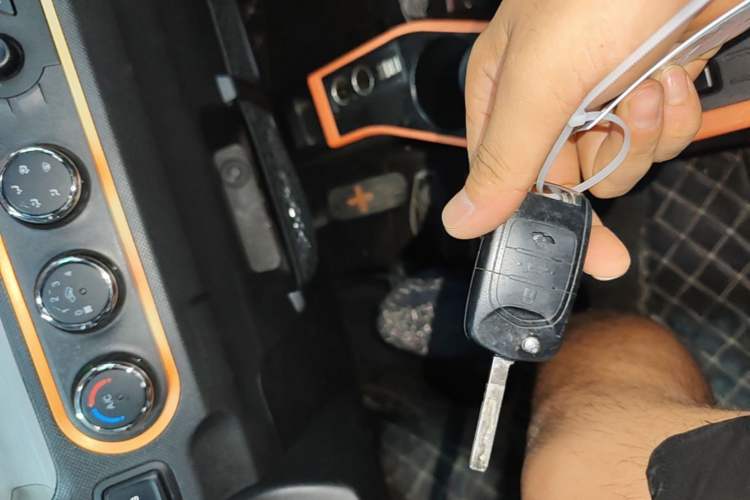 Used Wuling Hongguang MINIEV 2020 Freedom Version Lithium Iron Phosphate Vehicle Key