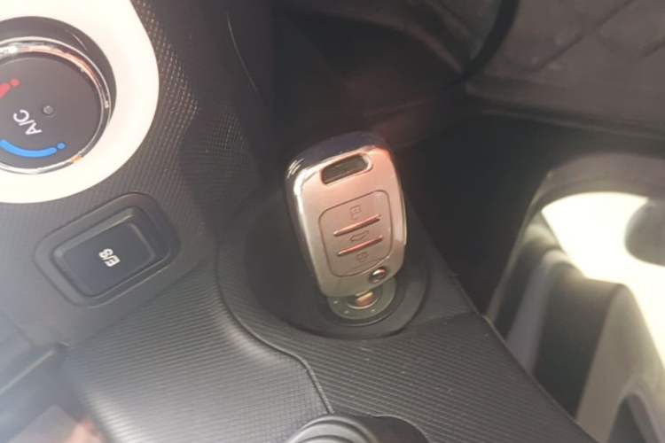 Used Wuling Hongguang MINIEV 2020 Freedom Version Lithium Iron Phosphate Vehicle Key