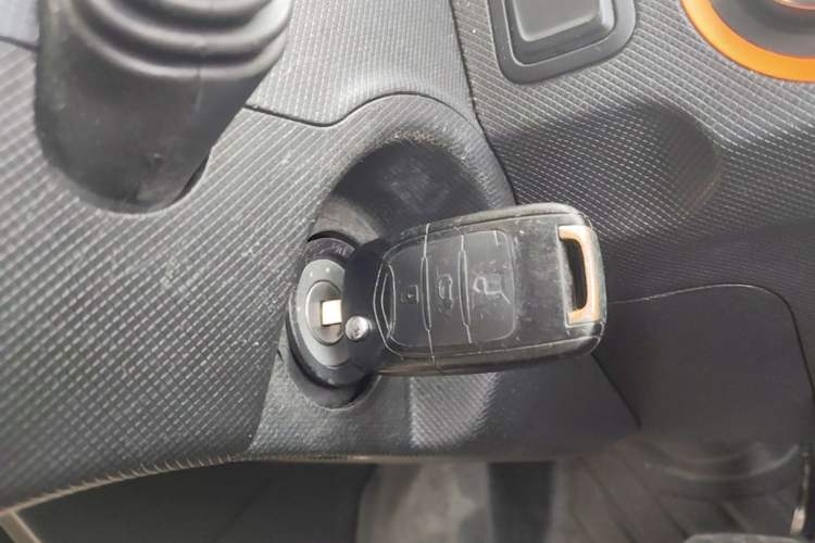 Used Wuling Hongguang MINIEV 2020 Enjoyment Model Lithium Iron Phosphate Vehicle Key