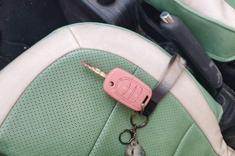 Used Wuling Hongguang MINIEV 2020 Enjoyment Model Lithium Iron Phosphate Vehicle Key