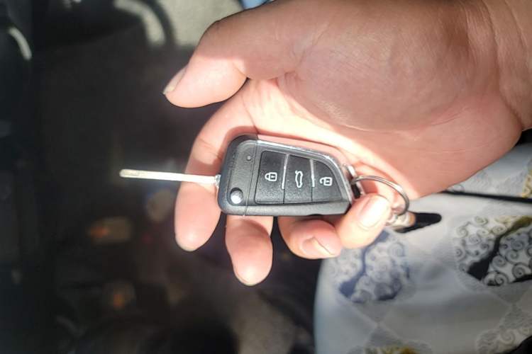 Used Wuling Hongguang MINIEV 2020 Enjoyment Model Lithium Iron Phosphate Vehicle Key