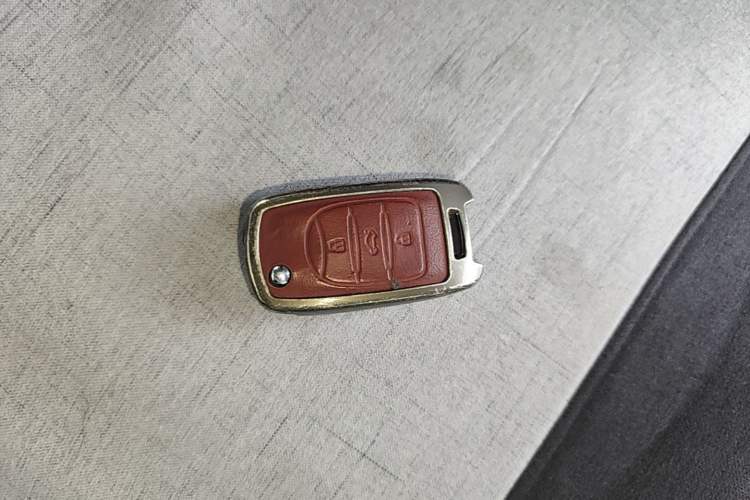 Used Wuling Hongguang MINIEV 2020 Enjoyment Model Lithium Iron Phosphate Vehicle Key