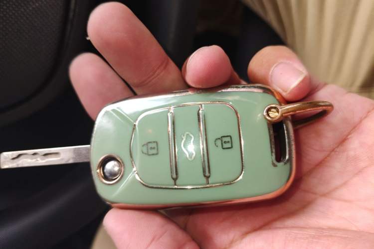 Used Wuling Hongguang MINIEV 2020 Enjoyment Model Lithium Iron Phosphate Vehicle Key