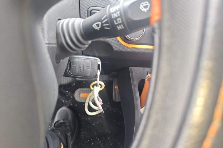 Used Wuling Hongguang MINIEV 2020 Enjoyment Model Lithium Iron Phosphate Vehicle Key