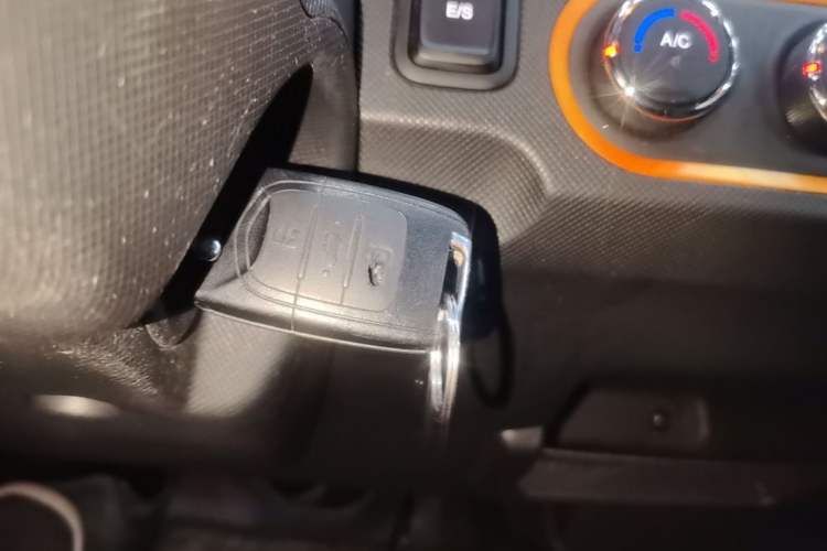 Used Wuling Hongguang MINIEV 2020 Enjoyment Model Lithium Iron Phosphate Vehicle Key