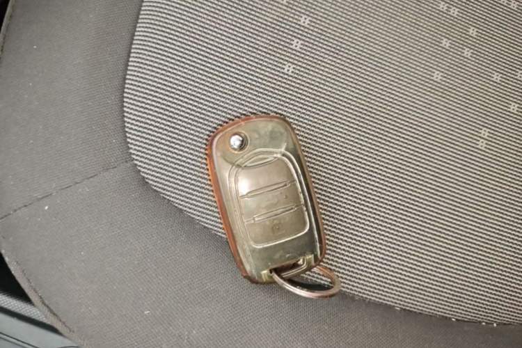 Used Wuling Hongguang MINIEV 2020 Enjoyment Model Lithium Iron Phosphate Vehicle Key