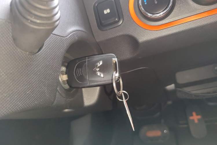 Used Wuling Hongguang MINIEV 2020 Enjoyment Model Lithium Iron Phosphate Vehicle Key