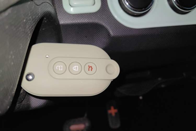 Used Wuling Hongguang MINIEV 2020 Freedom Version Lithium Iron Phosphate Vehicle Key
