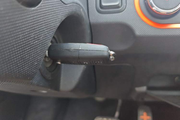 Used Wuling Hongguang MINIEV 2020 Enjoyment Model Lithium Iron Phosphate Vehicle Key