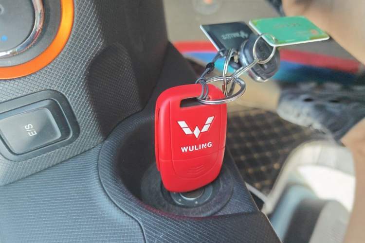 Used Wuling Hongguang MINIEV 2020 Enjoyment Model Lithium Iron Phosphate Vehicle Key