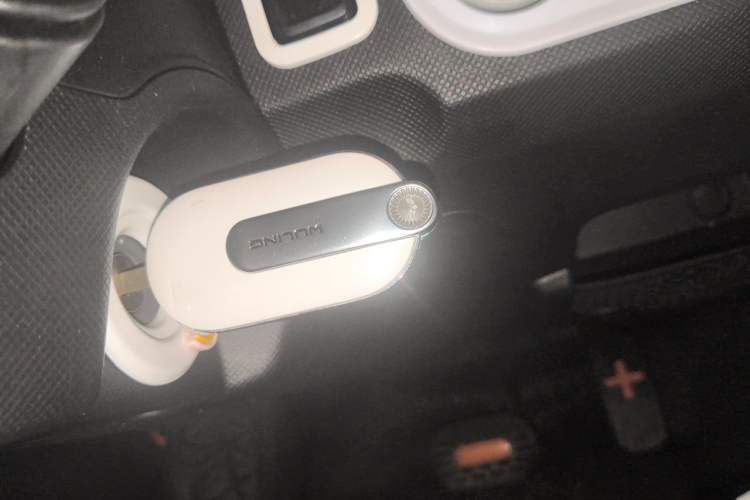 Used Wuling Hongguang MINIEV 2020 Enjoyment Model Lithium Iron Phosphate Vehicle Key